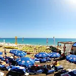 فندق Sealine