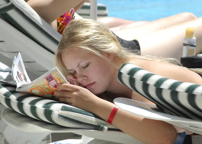 מלון Sealine אלאניה